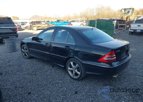 2005 Mercedes-Benz C 230 Kompressor Sport z USA, uszkodzony, nr VIN WDBRF40J75F681718